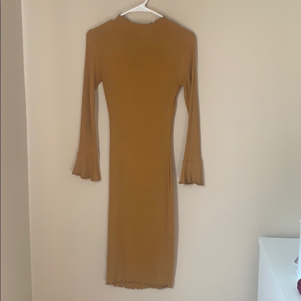 Long sleeved mustard yellow ribbed dress